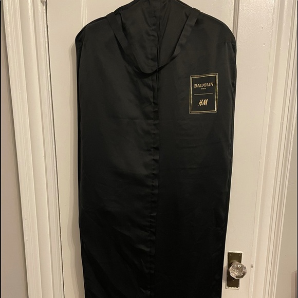 Balmain x H&M Velvet Blazer in Excellent Condition - Picture 5 of 7